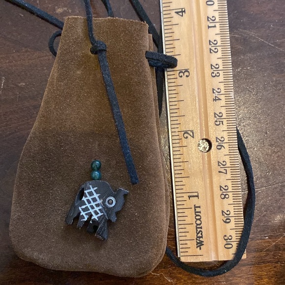 ♥️Suede crystal pouch. With animal charm & beads. 28” strap drop.♥️CUTE & useful - Picture 8 of 10